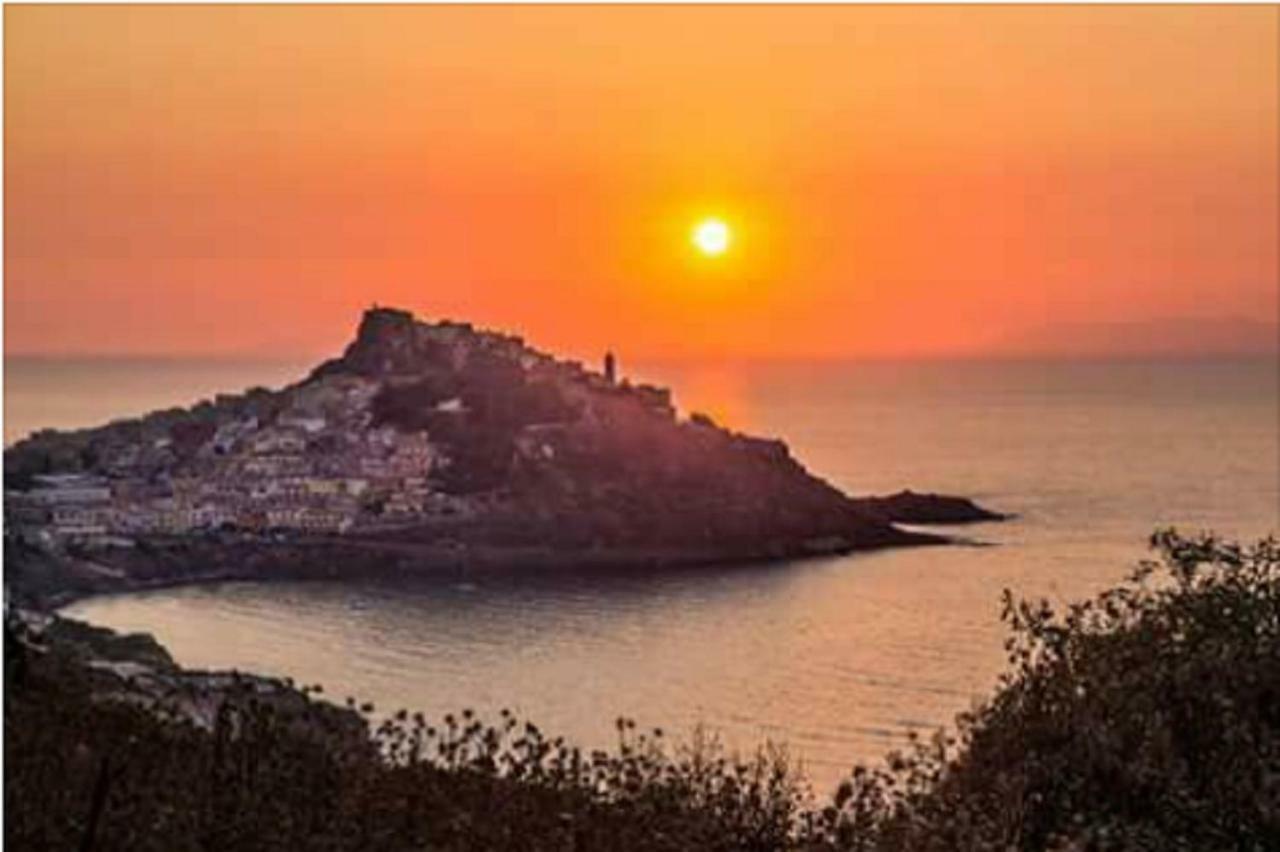 Apartamento La Bella Vista Castelsardo Exterior foto